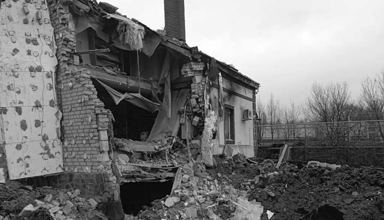 В Рубежном и Лисичанске оккупанты даже не пытаются ремонтировать дома