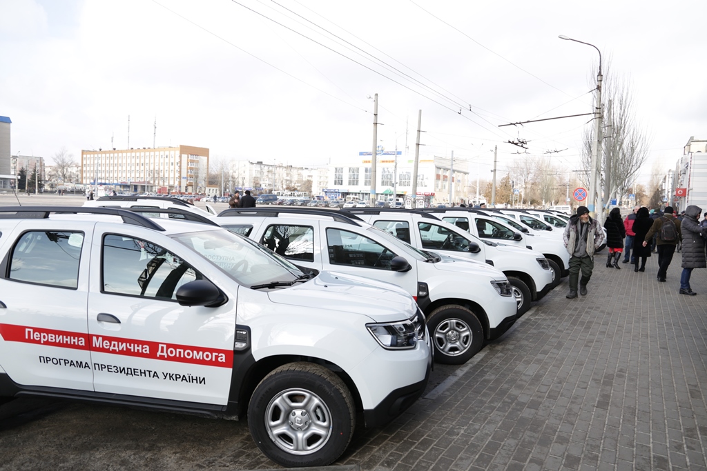 Луганщина получила 11 медицинских автомобилей (фото)