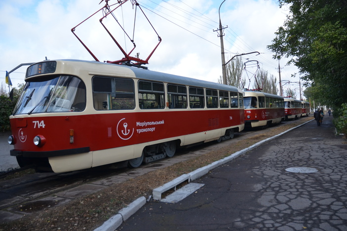 В Мариуполе сняли с маршрутов десятки трамваев