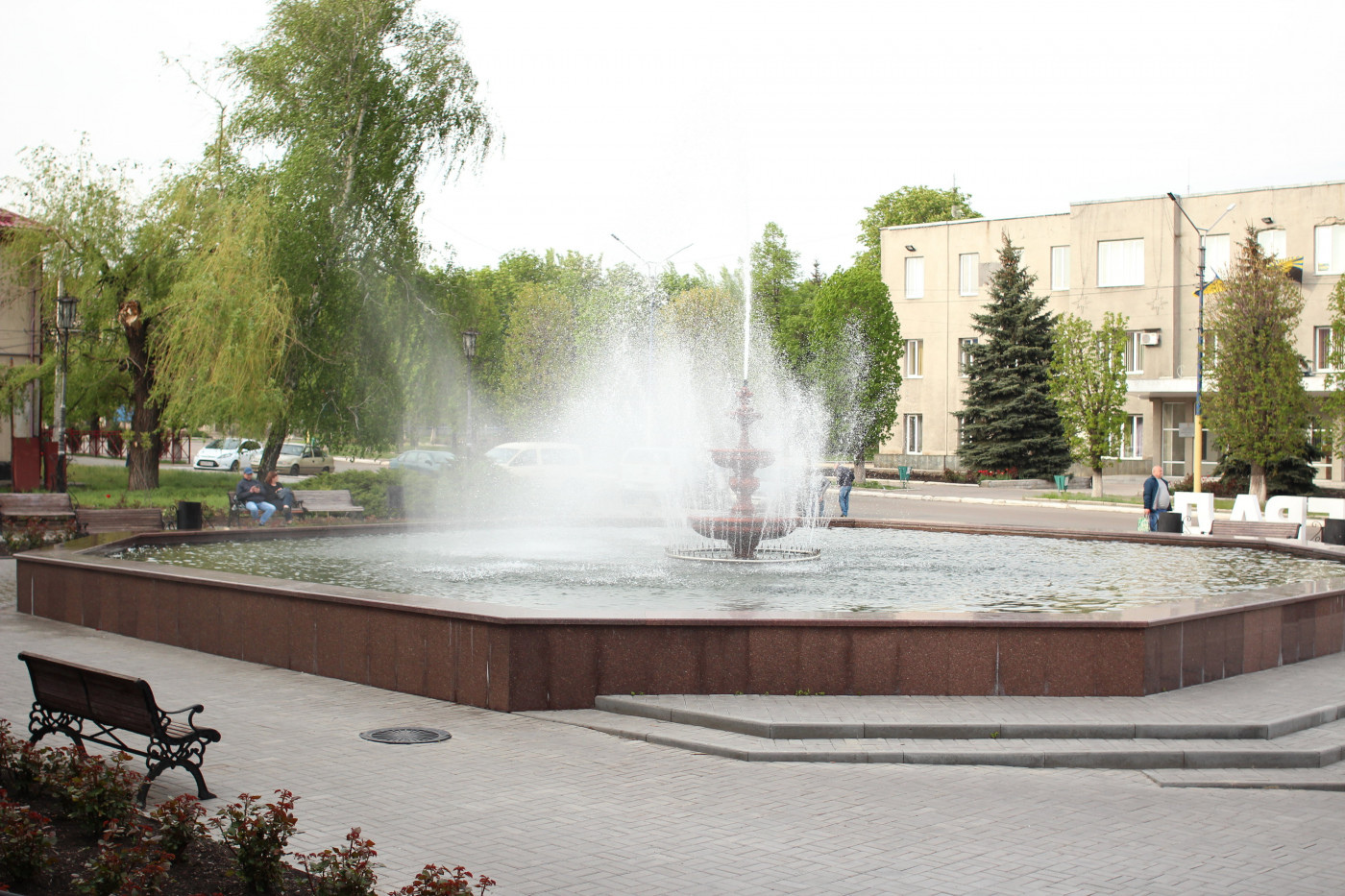 В Мирнограде заработал фонтан (фото)