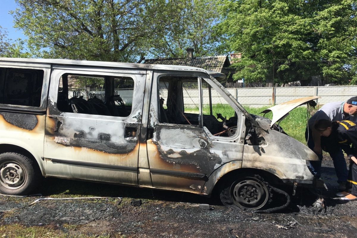 В Торецке сгорел автомобиль миссионера (фото)