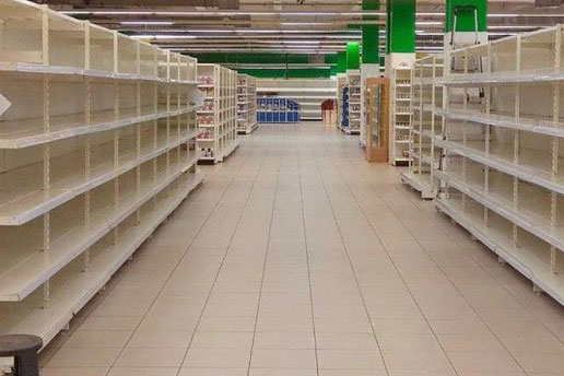 В Макеевке разграбили известный супермаркет (видео)