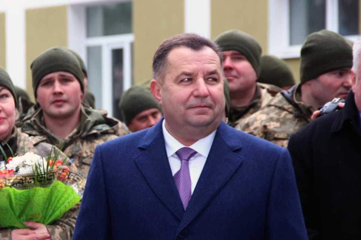 Министр обороны Полторак подал в отставку (документ)