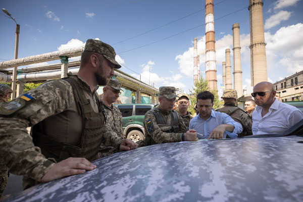 Зеленский приехал на Донбасс (фото)