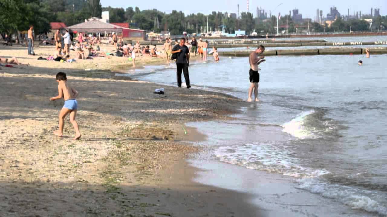 В Мариуполе закрыли въезд на местный пляж (фото)