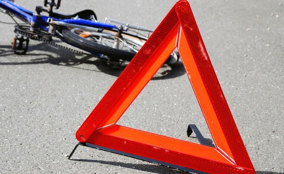 В Мариуполе женщину сбил велосипедист