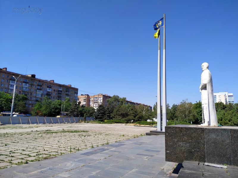 В Мариуполе снесут памятник (фото)
