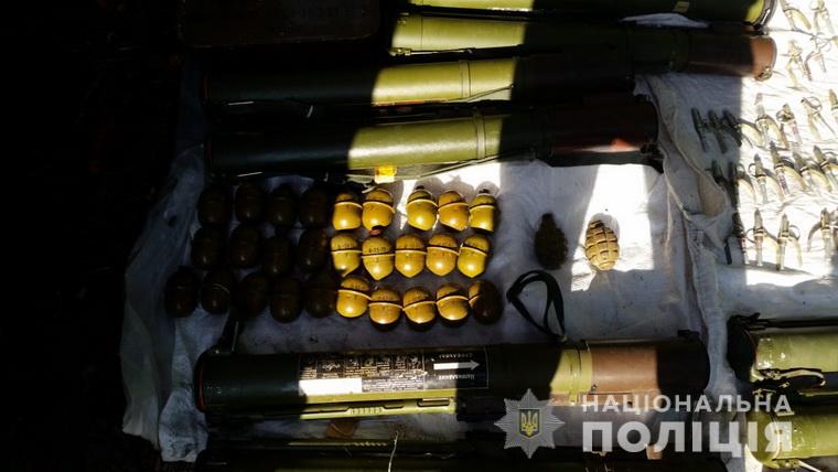 На Луганщине поймали торговцев оружием (фото)