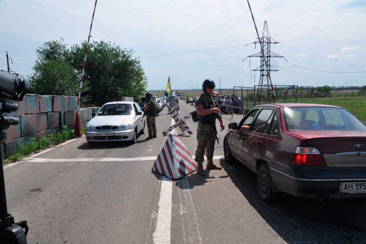 КПВВ на Донбассе сокращают время работы