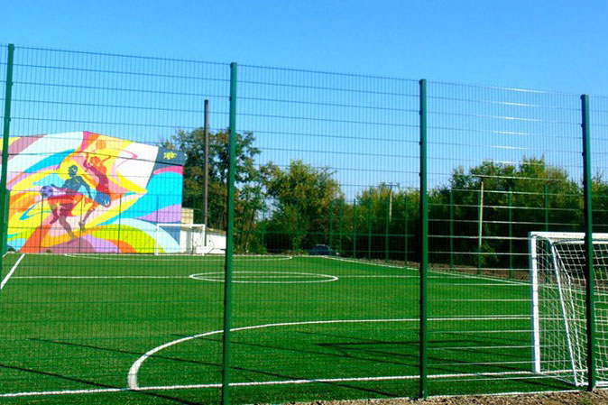 На Луганщине открыли новое футбольное поле