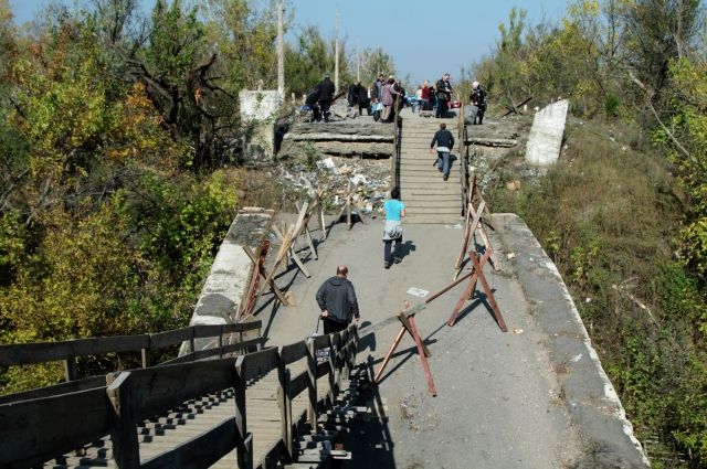 Ремонт моста в Станице Луганской: онлайн-трансляция