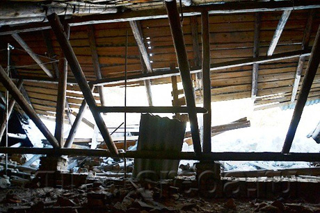 На мариупольском заводе рухнула крыша (видео)