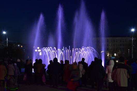 В Северодонецке убрали открытый неделю назад фонтан (фото)