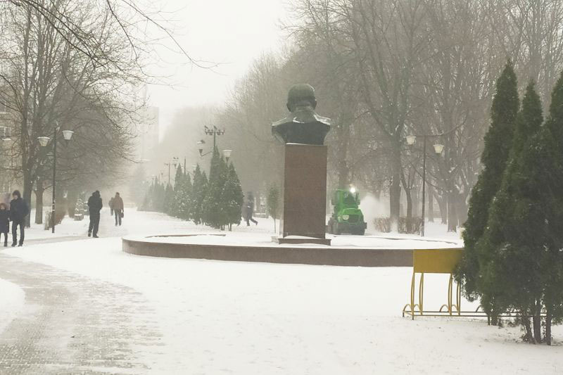 Авдеевку засыпало снегом (фото, видео)