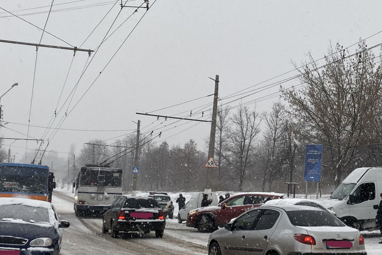 В Славянске - транспортный коллапс (фото)