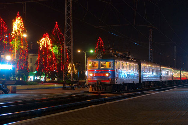На Донбасс назначены дополнительные поезда