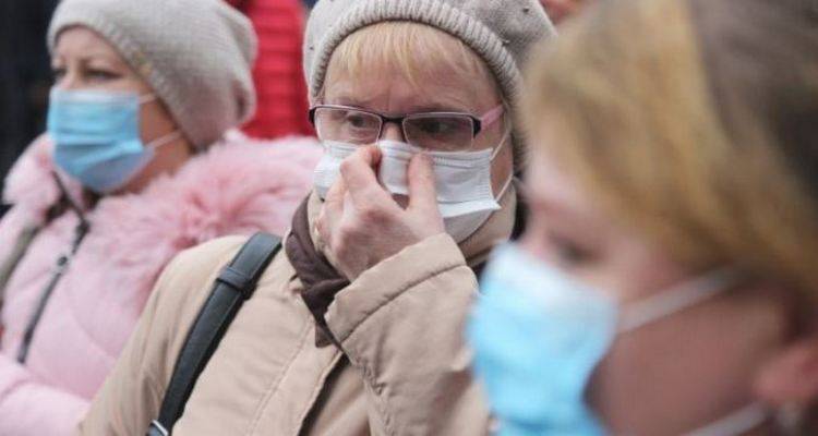 Парады вместо карантина: правозащитники рассказали о ситуации с коронавирусом в ОРДЛО 