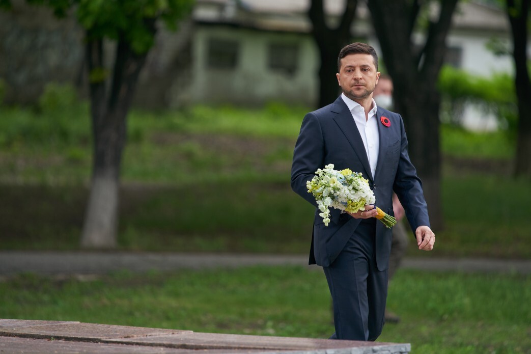 Зеленский на Донбассе почтил память погибших во Второй мировой
