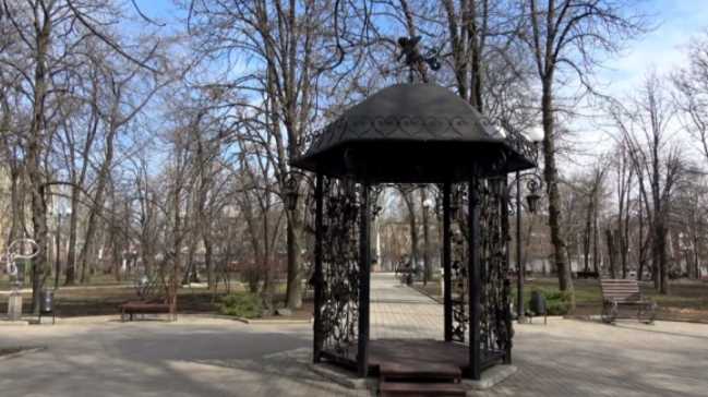 В «ДНР» обещают отреставрировать композиции в парке кованых фигур Донецка