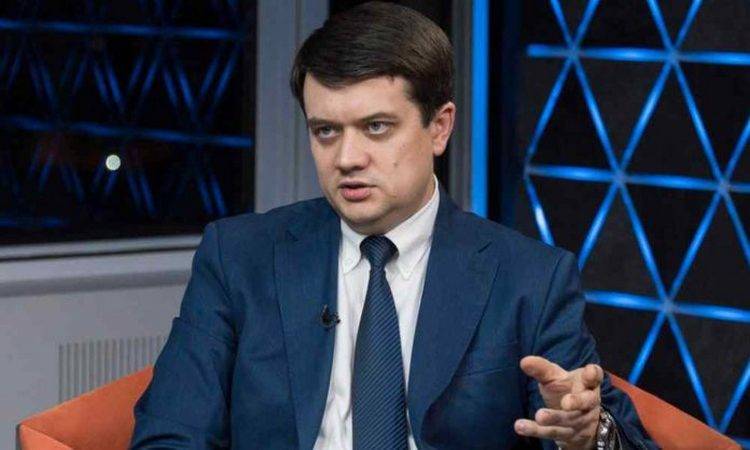 "Стена для Донбасса": Разумков прокомментировал заявление Зеленского