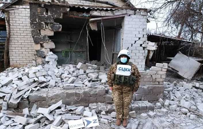 На Луганщине боевики обстреляли поселок: разрушены жилые дома