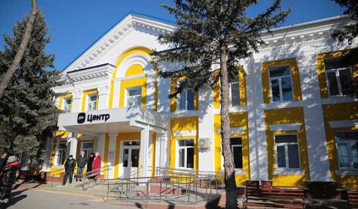 На Луганщине открыли первый на востоке страны центр "Дія"