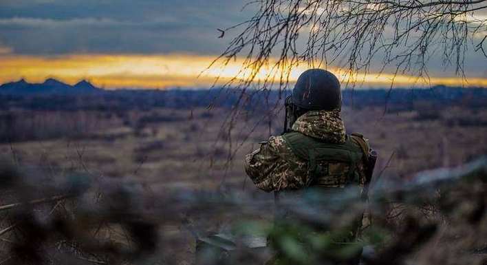 Четверо украинских военных получили ранения на Донбассе