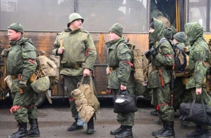 Оккупанты усилили принудительную "мобилизацию" на оккупированном Донбассе