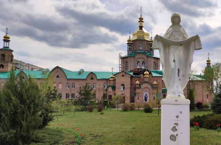 В Луганській області окупанти зруйнували близько 40 релігійних споруд