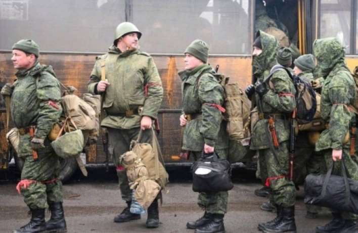 На оккупированной Луганщине россияне мобилизовали уже около 55% мужчин