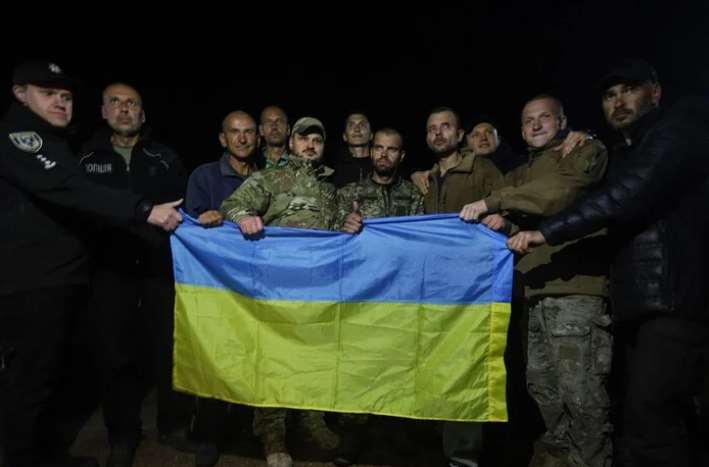 Обмен пленными: В Украину вернулись 215 бойцов ВСУ