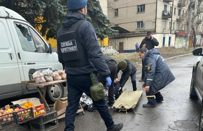 Окупанти обстріляли місто Гірник на Донеччні: є жертви та постраждалі
