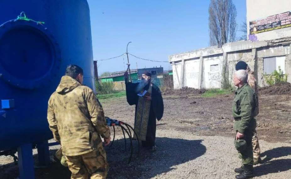 В Лисичанске оккупанты "торжественно" открыли бак для технической воды