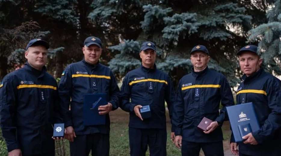 Пять спасателей Луганщины награждены государственными наградами