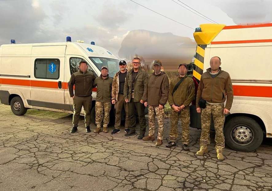 Волонтеры эвакуировали всех сотрудников Авдеевского коксохима из Донецкой области