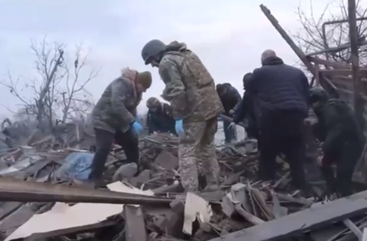 В Покровском районе из-под завалов извлекли тела еще трех человек