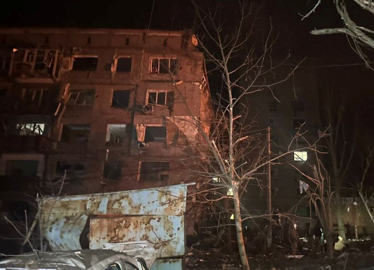 РФ ударила ракетами по Селидовому: погибла беременная женщина, ранены несколько детей