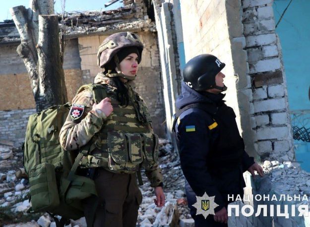 С начала войны парамедики полиции Донецкой области спасли 800 человек