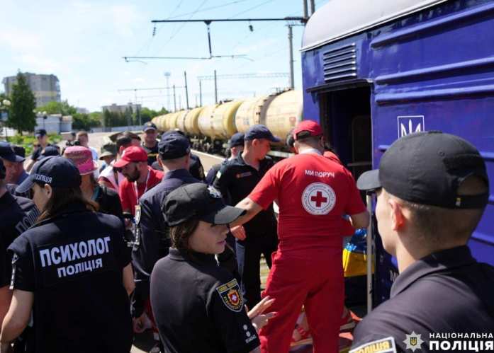 Уже 7 эвакуационный поезд из Донецкой области встретили в Ривне