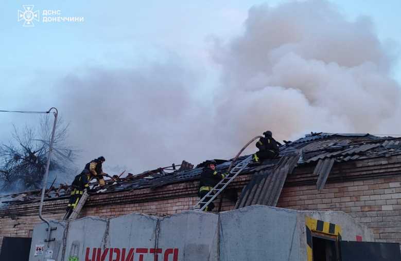 Удар по відділенню «Нової пошти» на Донеччині: рятувальні роботи завершено