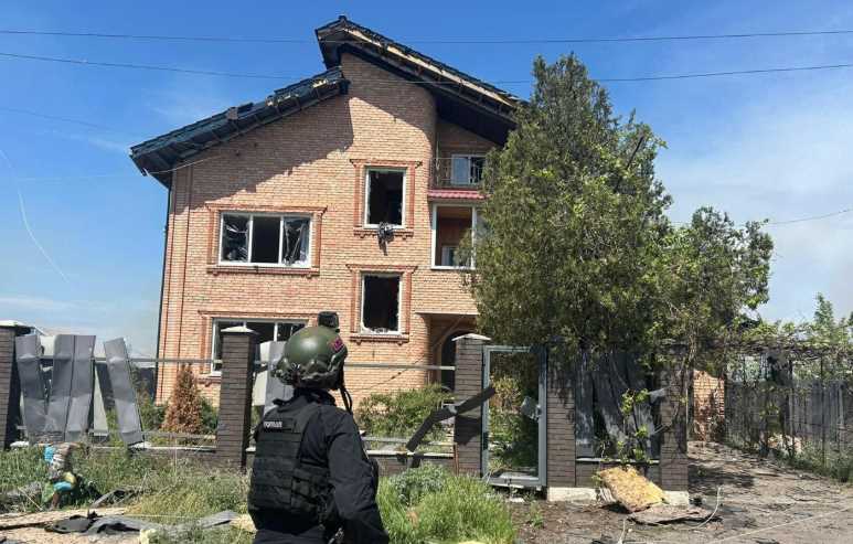 Російська авіація скинула авіабомби на село у Донецькій області: загинули дві жінки