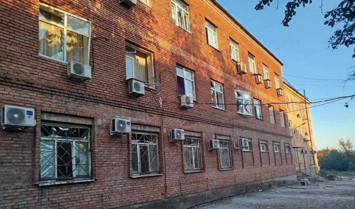 За сутки армия РФ била по Донецкой области: повреждены дома, машины и хозяйственные постройки