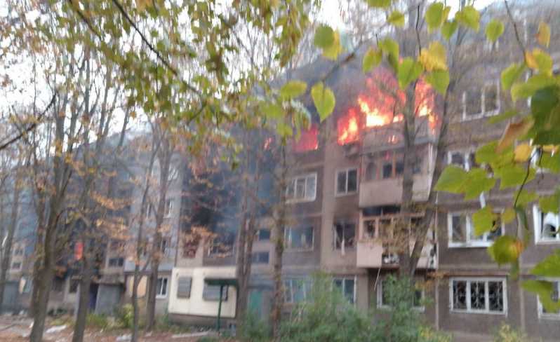 Войска России за сутки ударили по нескольким населенным пунктам Донетчины: погиб один человек, еще четыре - ранены