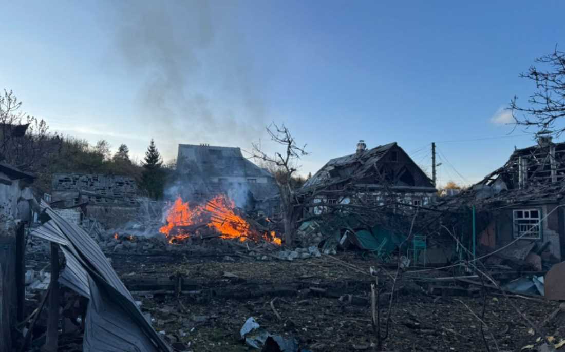 Армия РФ за сутки нанесла удары по нескольким городам Донецкой области: погибли восемь человек, еще 18 – ранены