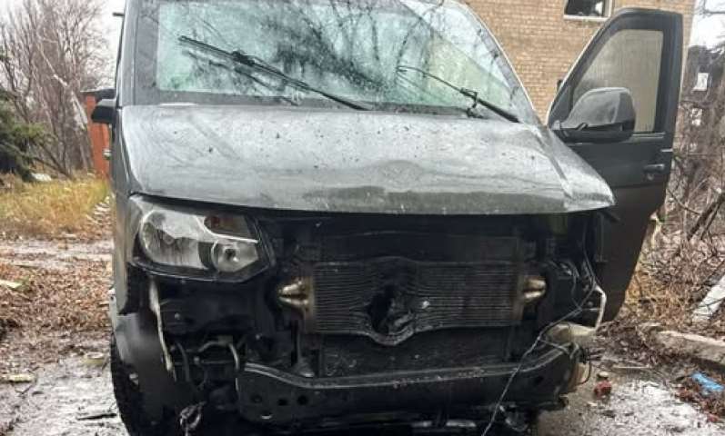 Російська армія безпілотником атакувала евакуаційний автомобіль у Костянтинівці