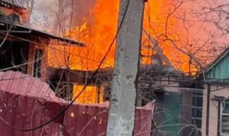 Армия РФ сбросила авиабомбу на Константиновку, есть повреждения