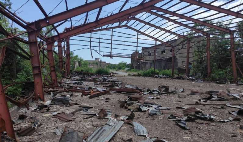 Окупанти розбомбили та пограбували турецьке підприємство у Маріуполі
