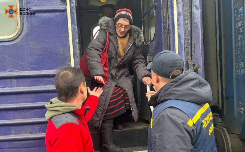 У зоні боїв Донецької області залишаються понад 34 тисячі мирних жителів