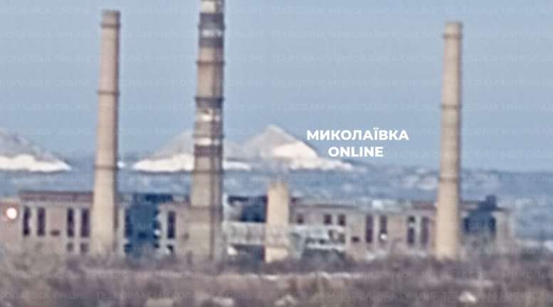 Армия РФ нанесла удар по Славянской ТЭС: сообщают, что упала часть трубы