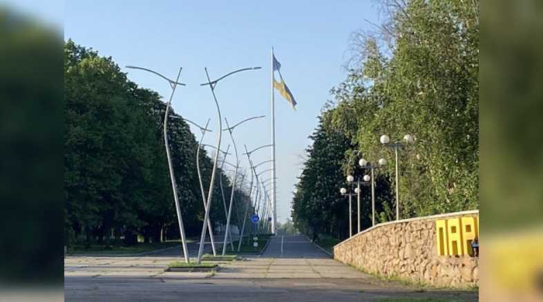 Российские дроны второй день подряд атакуют флаг Украины в Краматорске